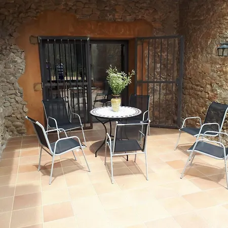 Montgri Apartment *