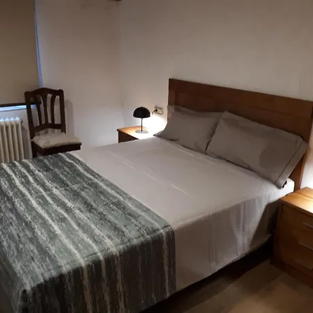 Montgri Apartment *