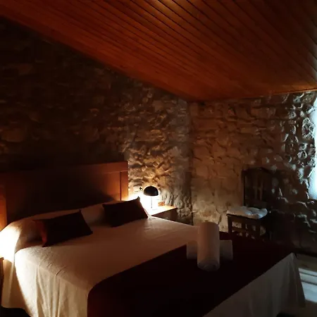 Montgri Apartment