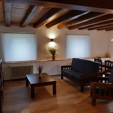 Montgri Apartment *
